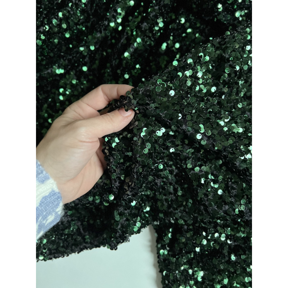 Sequins vert sapin sur velours noir Batikou - 2
