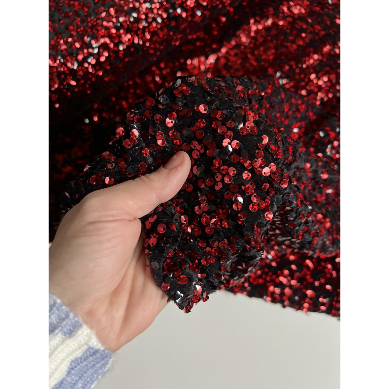 Sequins rouge sur velours noir Batikou - 2