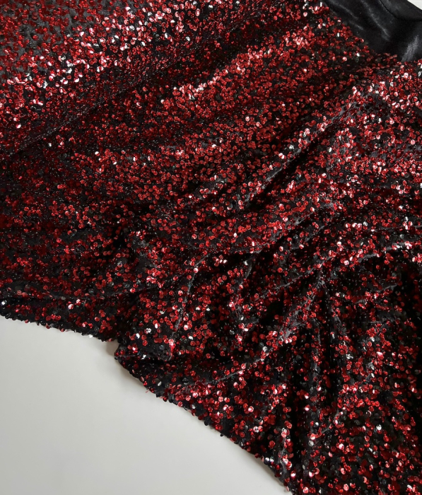 Sequins rouge sur velours noir Batikou - 3