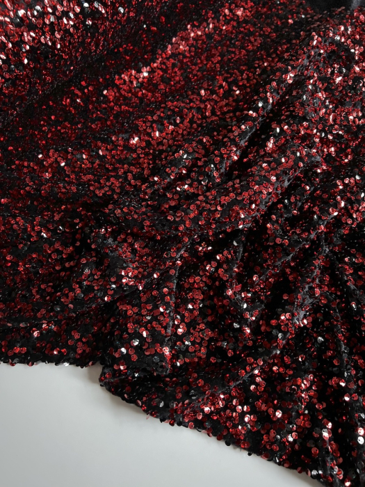 Sequins rouge sur velours noir Batikou - 4