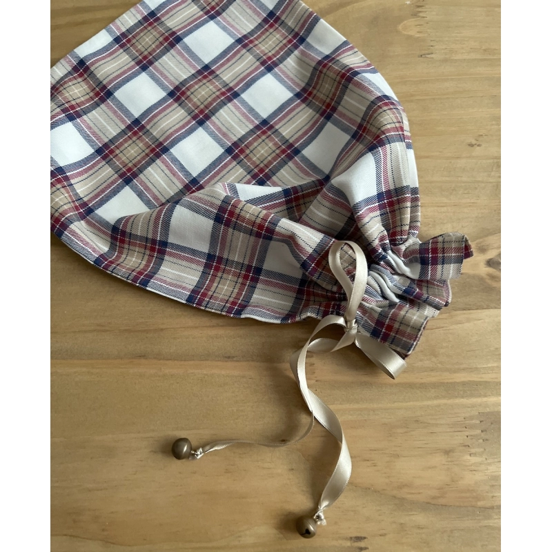Pochon en tartan Trevor avec lien en satin et grelots Batikou - 4