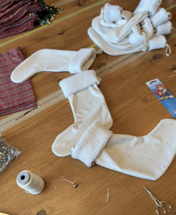 Botte de Noël  en velours écru à petites étoiles dorées Batikou - 3