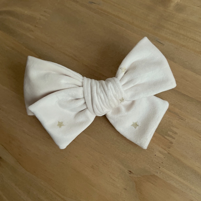 Pince noeud classique pince croco en velours écru à petites étoiles dorées @Norahshop Batikou - 3