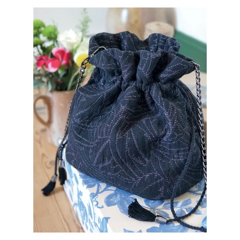 Livre Des cadeaux en couture sans patrons par Huguette Paillettes  - 20