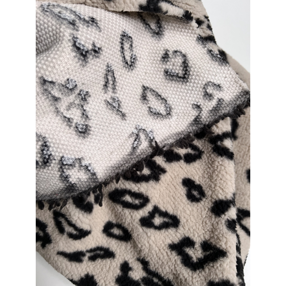 Teddy / moumoute bouclé fond beige clair motif Graou Mailles - 8