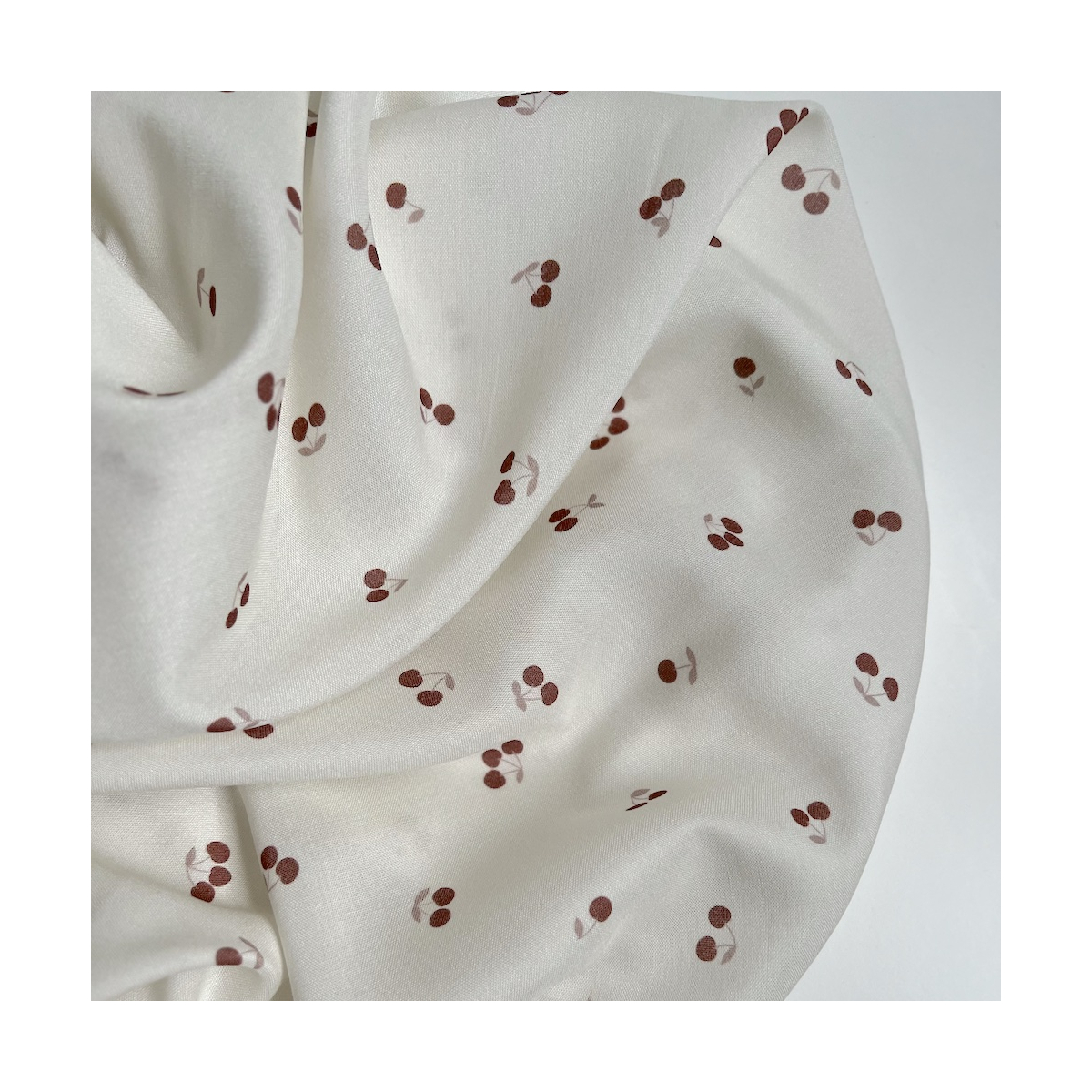 Exclusif Minimel pour Batikou Viscose écrue motif cerises Batikou - 1 Exclusif Minimel pour Batikou Viscose écrue motif cerises Batikou - 1