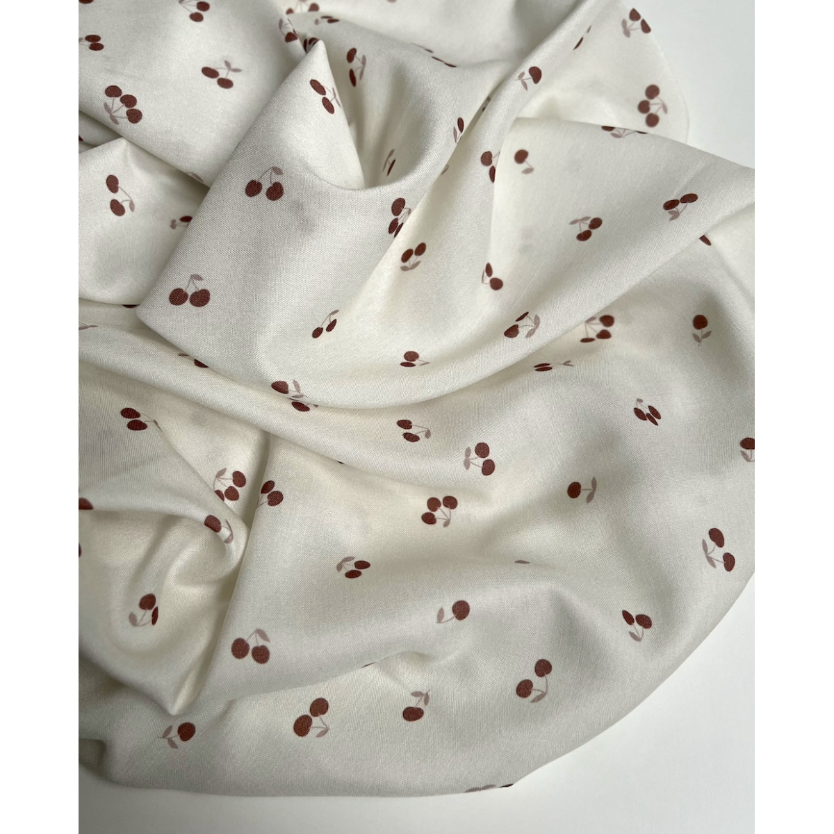 Exclusif Minimel pour Batikou Viscose écrue motif cerises Batikou - 4 Exclusif Minimel pour Batikou Viscose écrue motif cerises Batikou - 4