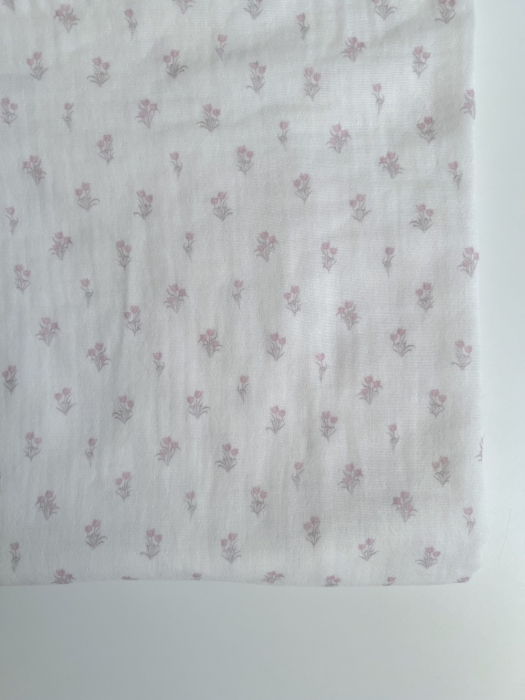 Madeleine - Double gaze de coton BIO blanc motif tulipes rose poudré Tissus issus de l'agriculture biologique  - 11