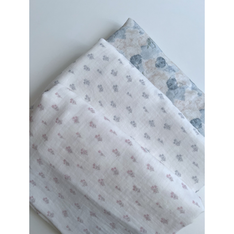 Audrey - Double gaze de coton BIO blanc motif bleu poudré et écru Tissus issus de l'agriculture biologique  - 11