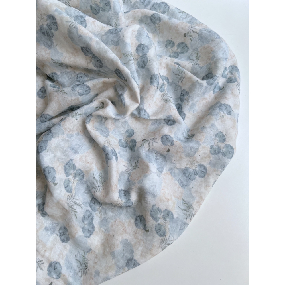 Audrey - Double gaze de coton BIO blanc motif bleu poudré et écru Tissus issus de l'agriculture biologique  - 4