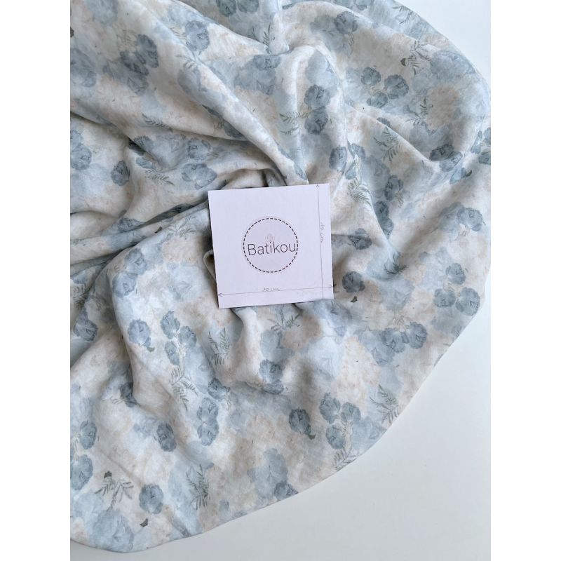 Audrey - Double gaze de coton BIO blanc motif bleu poudré et écru Tissus issus de l'agriculture biologique  - 5