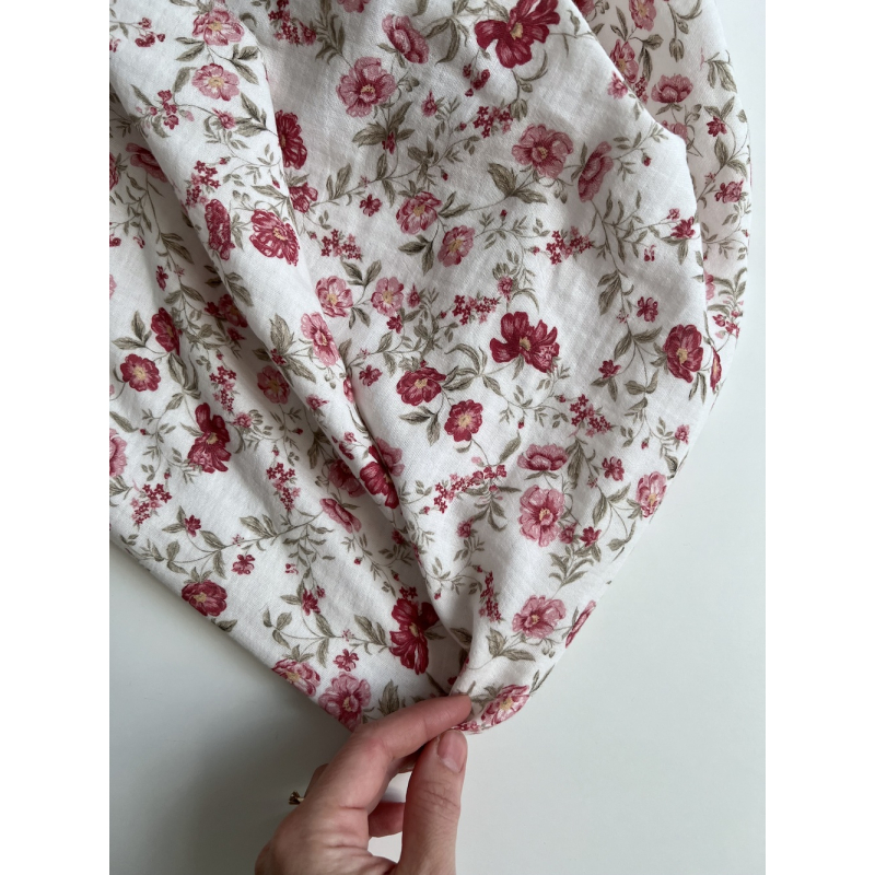 Romy - Double gaze de coton BIO blanc motif pourpre et vert Tissus issus de l'agriculture biologique  - 2