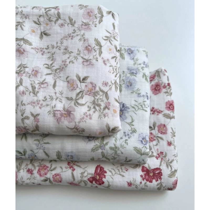 Romy - Double gaze de coton BIO blanc motif pourpre et vert Tissus issus de l'agriculture biologique  - 12