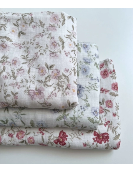 Romy - Double gaze de coton BIO blanc motif rose poudré et vert Tissus issus de l'agriculture biologique  - 13