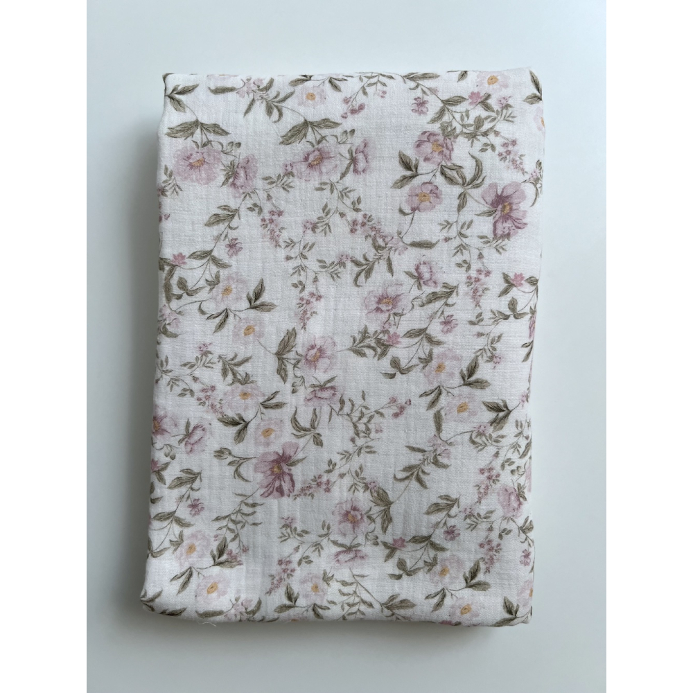 Romy - Double gaze de coton BIO blanc motif rose poudré et vert Tissus issus de l'agriculture biologique  - 11