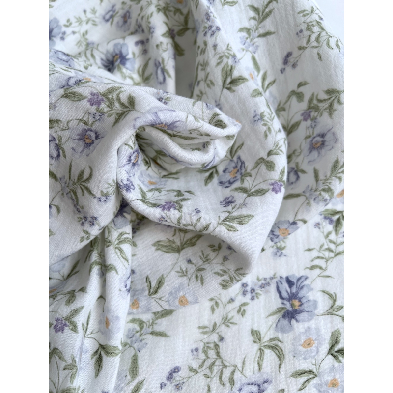 Romy - Double gaze de coton BIO blanc motif bleu poudré et vert Tissus issus de l'agriculture biologique  - 6