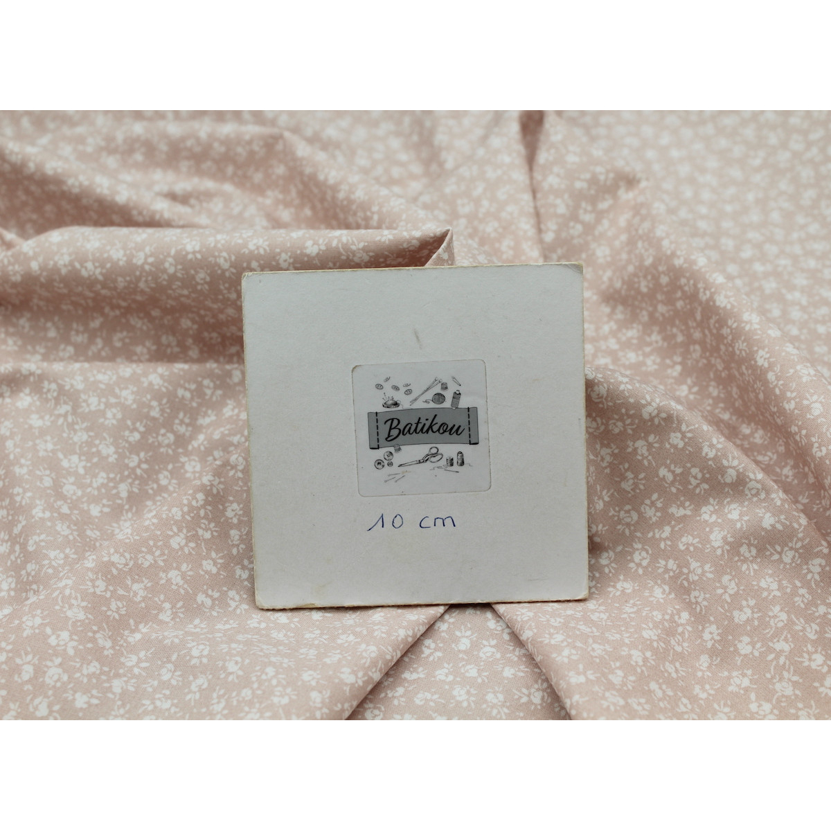 Popeline de coton douce coloris fleuri lait fond rose poudré qualité SWEET