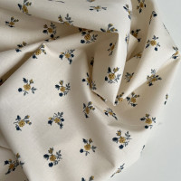 Celine - Popeline douce coton organique fond ivoire imprimé fleuri marine / moutarde Tissus issus de l'agriculture biologique  -