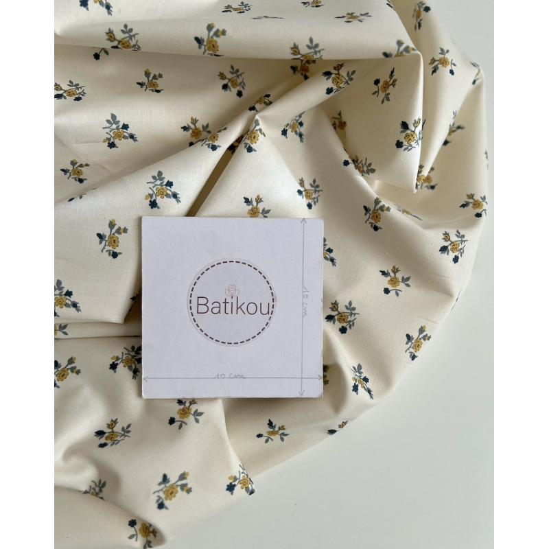 Celine - Popeline douce coton organique fond ivoire imprimé fleuri marine / moutarde Tissus issus de l'agriculture biologique  -