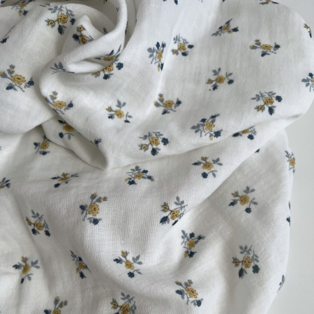 Celine - Double gaze de coton BIO blanc motif fleuri marine / moutarde Tissus issus de l'agriculture biologique  - 1 Celine - Double gaze de coton BIO blanc motif fleuri marine / moutarde Tissus issus de l'agriculture biologique  - 1