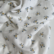 Celine - Double gaze de coton BIO blanc motif fleuri marine / moutarde Tissus issus de l'agriculture biologique  - 1