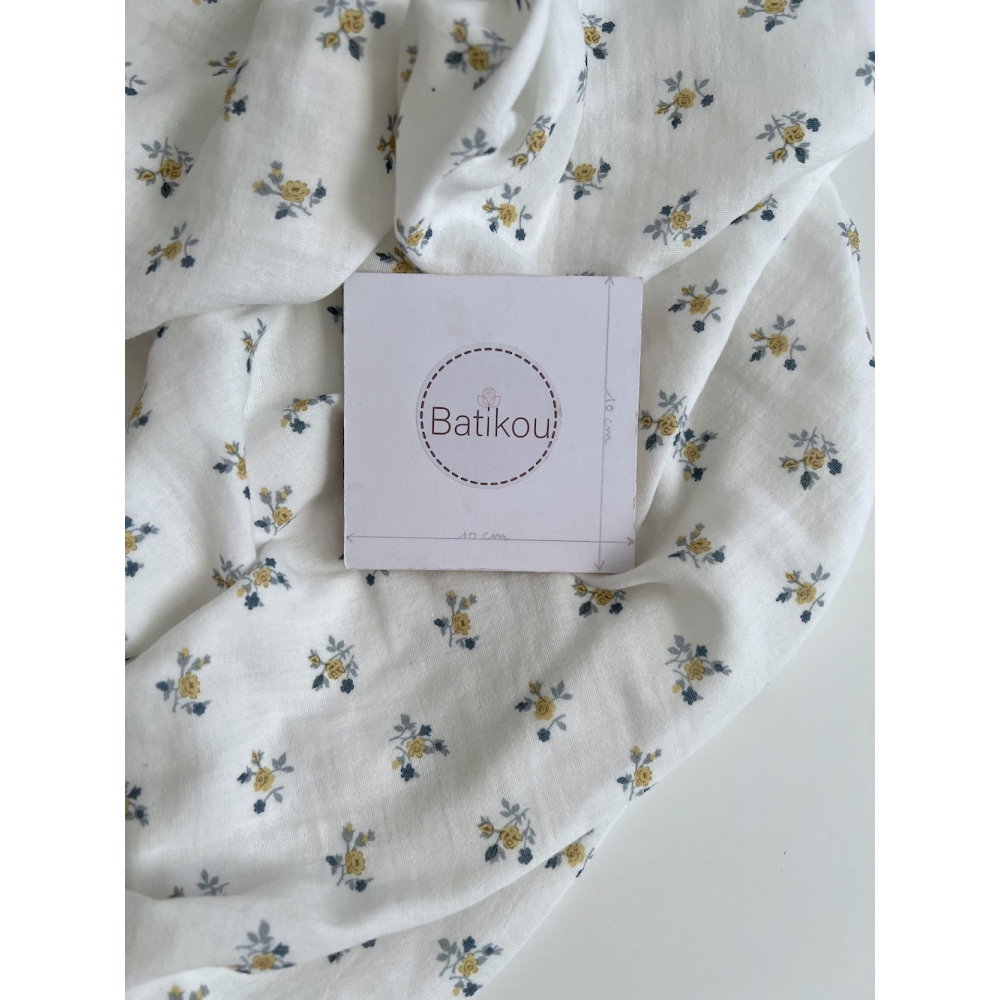 Celine - Double gaze de coton BIO blanc motif fleuri marine / moutarde Tissus issus de l'agriculture biologique  - 4