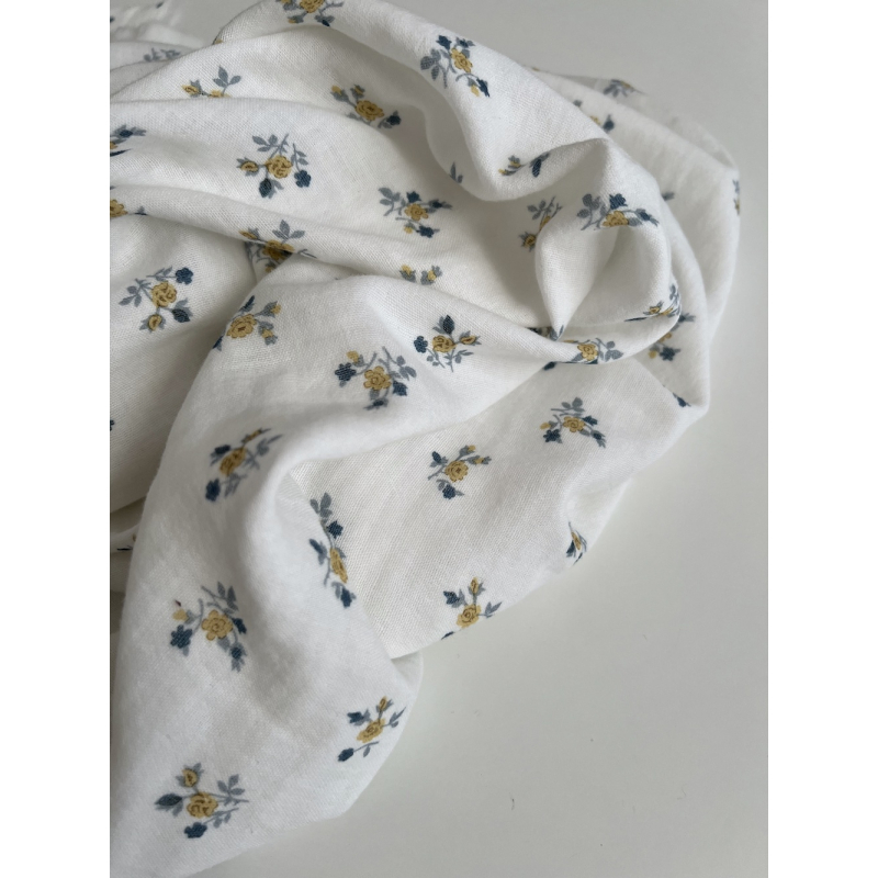 Celine - Double gaze de coton BIO blanc motif fleuri marine / moutarde Tissus issus de l'agriculture biologique  - 6