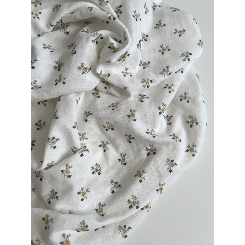 Celine - Double gaze de coton BIO blanc motif fleuri marine / moutarde Tissus issus de l'agriculture biologique  - 7
