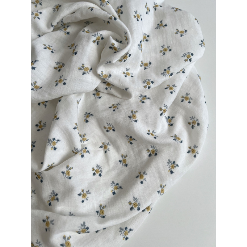 Celine - Double gaze de coton BIO blanc motif fleuri marine / moutarde Tissus issus de l'agriculture biologique  - 7