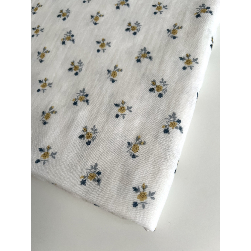 Celine - Double gaze de coton BIO blanc motif fleuri marine / moutarde Tissus issus de l'agriculture biologique  - 9