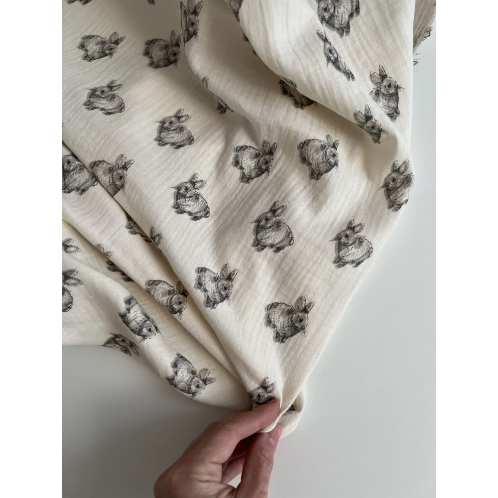 Double gaze de coton BIO écru motif exclusif lapins Tissus issus de l'agriculture biologique  - 2