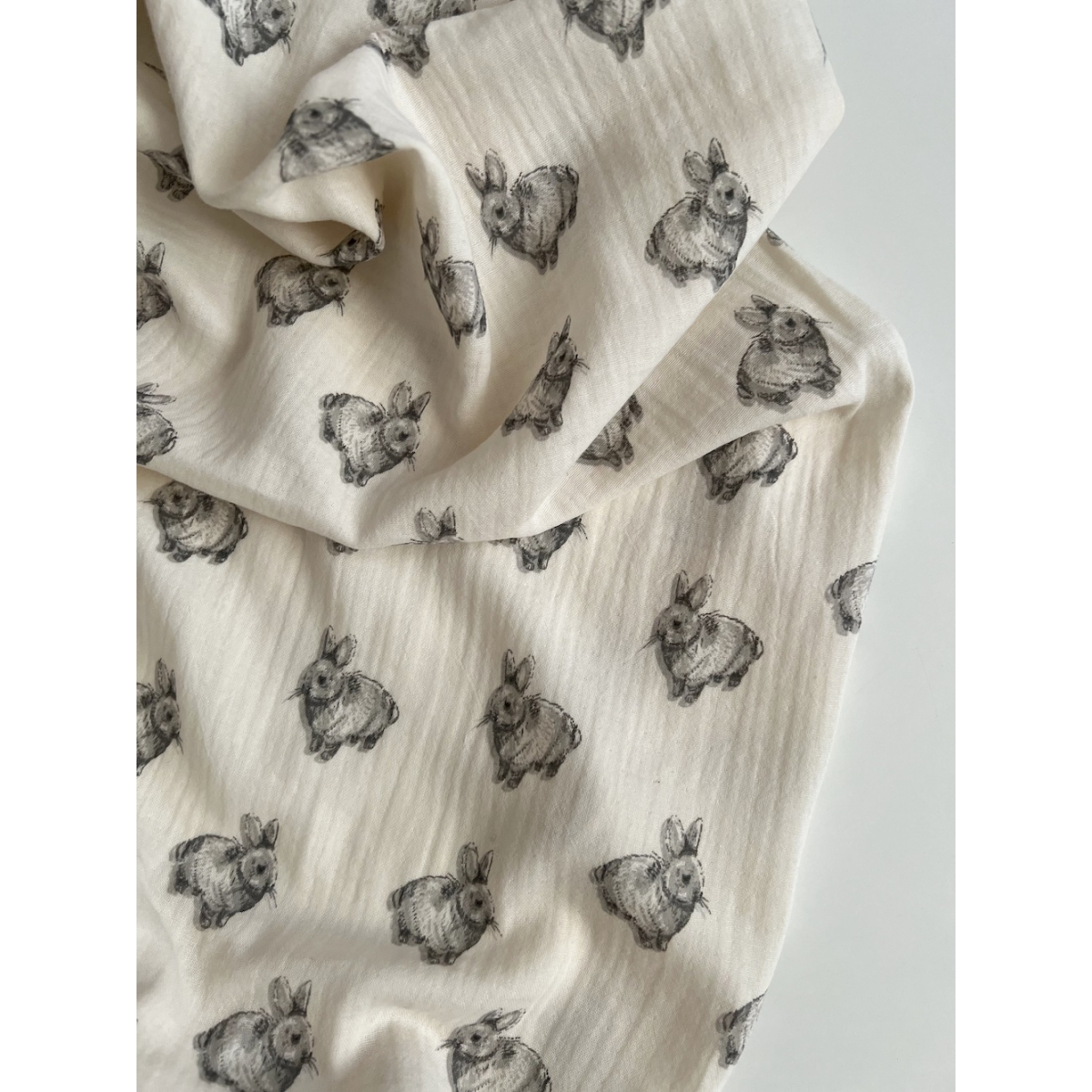 Double gaze de coton BIO écru motif exclusif lapins Tissus issus de l'agriculture biologique  - 5 Double gaze de coton BIO écru motif exclusif lapins Tissus issus de l'agriculture biologique  - 5