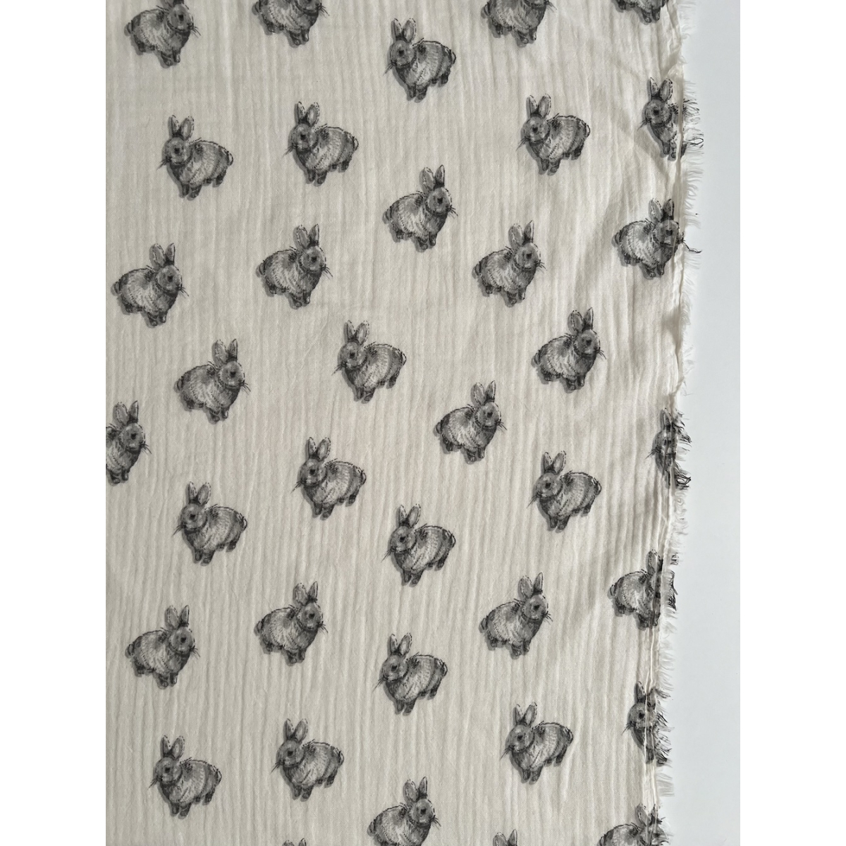 Double gaze de coton BIO écru motif exclusif lapins Tissus issus de l'agriculture biologique  - 10 Double gaze de coton BIO écru motif exclusif lapins Tissus issus de l'agriculture biologique  - 10