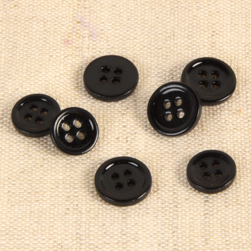 Bouton 4 trous en nacre naturelle ( 9mm ou 10mm) coloris noir Batikou - 1
