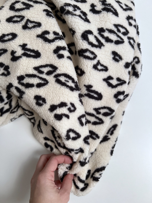 Teddy / moumoute bouclé fond lait motif Graou Mailles - 2