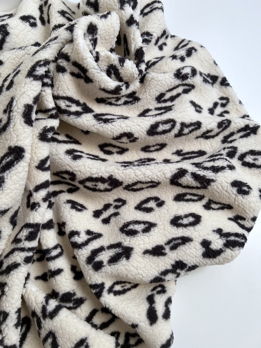 Teddy / moumoute bouclé fond lait motif Graou Mailles - 4