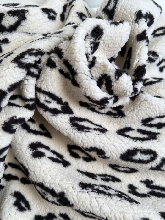 Teddy / moumoute bouclé fond lait motif Graou Mailles - 7