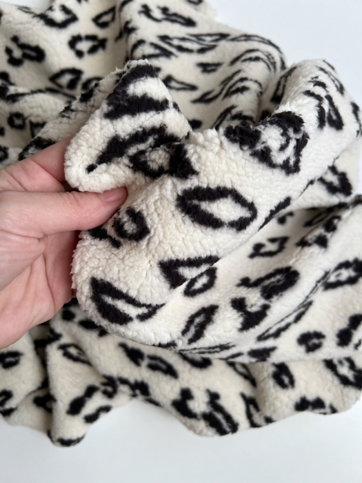 Teddy / moumoute bouclé fond lait motif Graou Mailles - 8