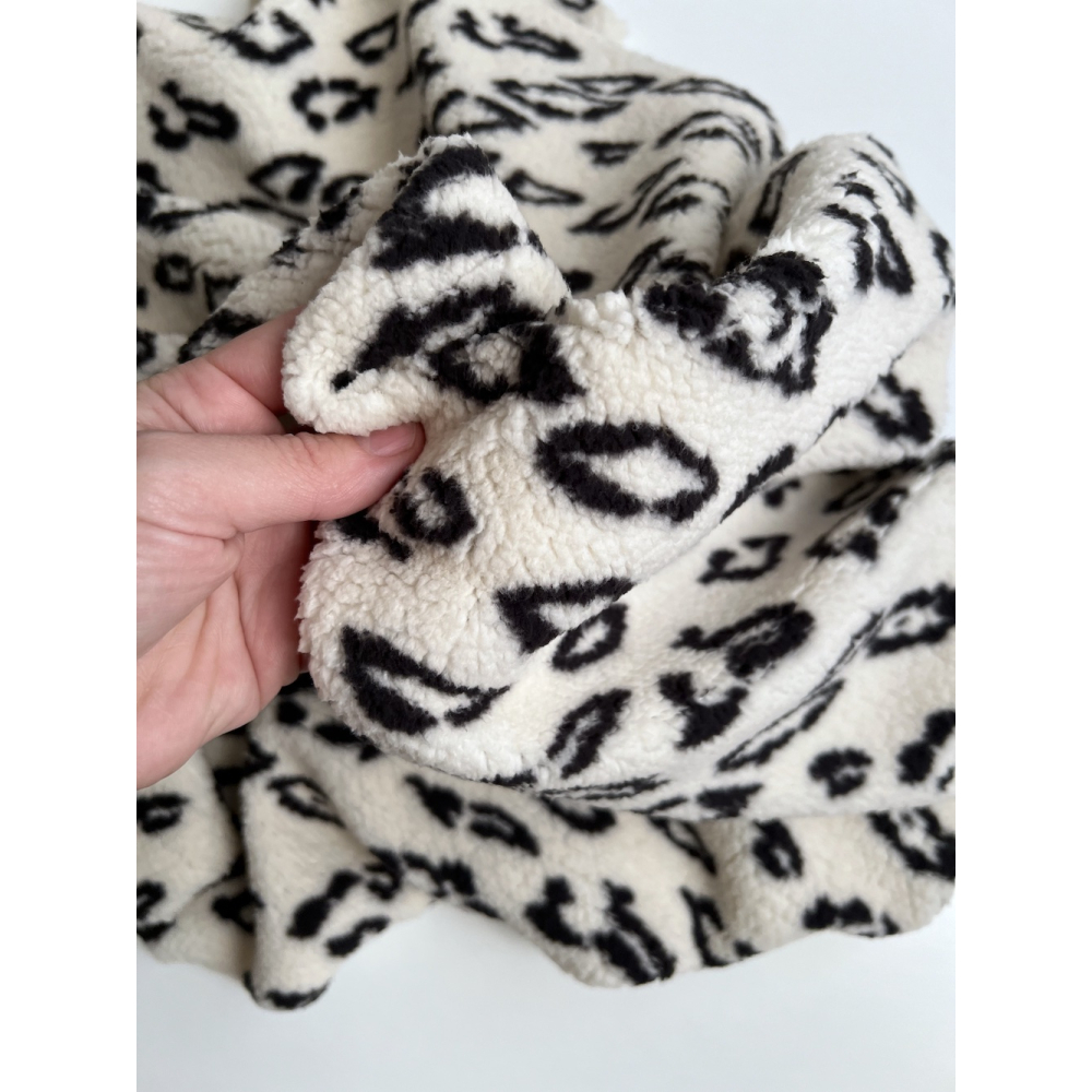 Teddy / moumoute bouclé fond lait motif Graou Mailles - 8