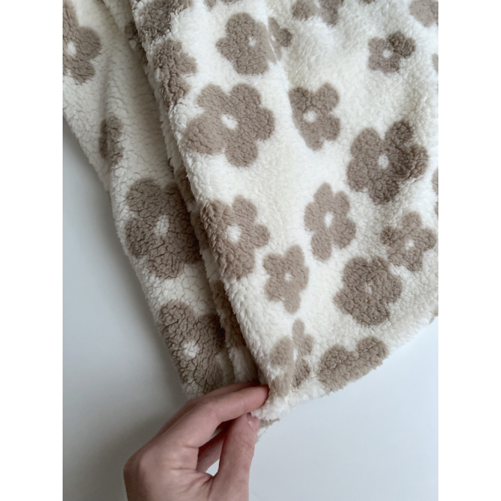 Teddy / moumoute bouclé fond lait motif fleurs Mailles - 2