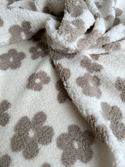 Teddy / moumoute bouclé fond lait motif fleurs Mailles - 5