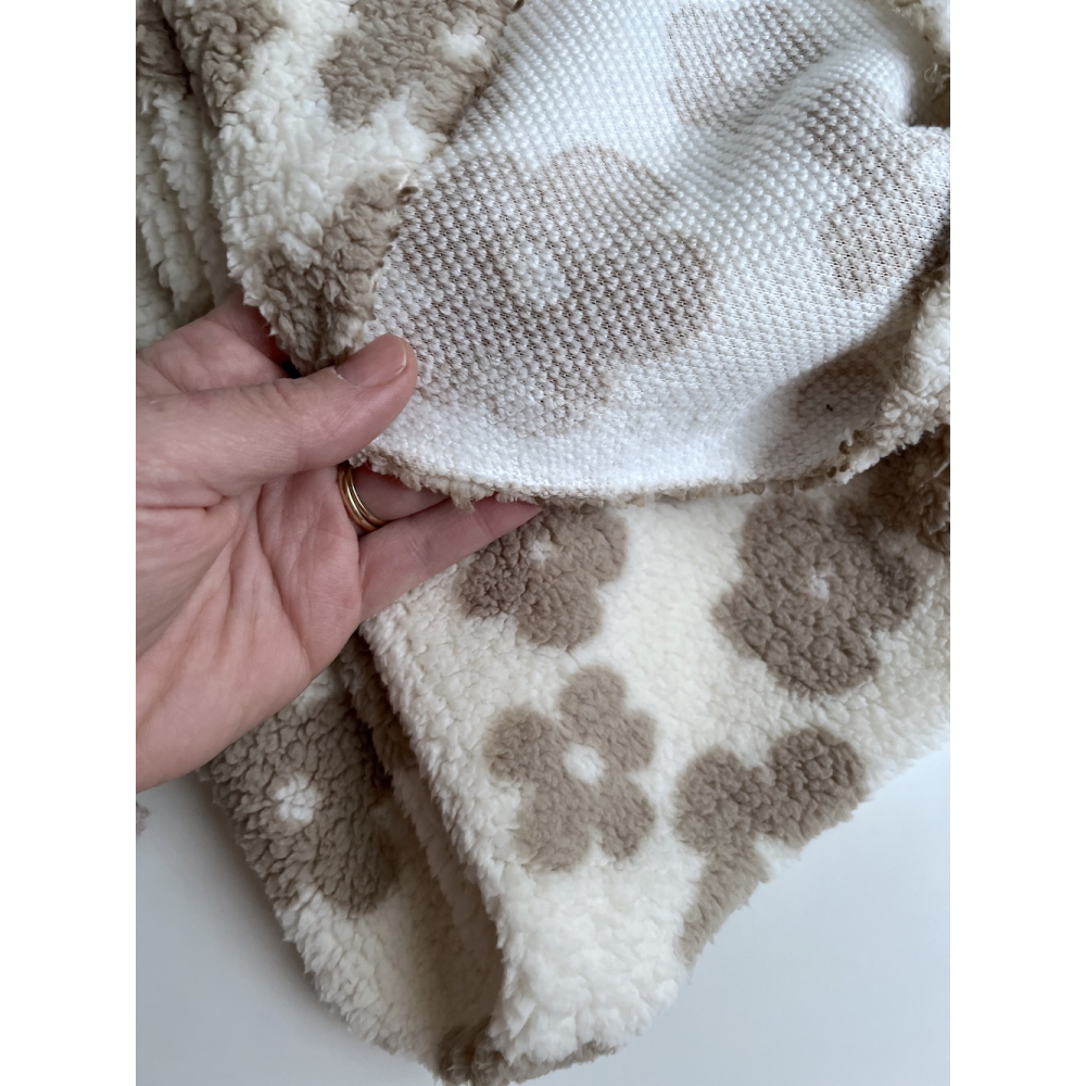 Teddy / moumoute bouclé fond lait motif fleurs Mailles - 8