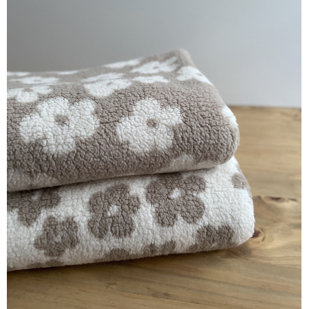 Teddy / moumoute bouclé fond grège motif fleurs Mailles - 2 Teddy / moumoute bouclé fond grège motif fleurs Mailles - 2