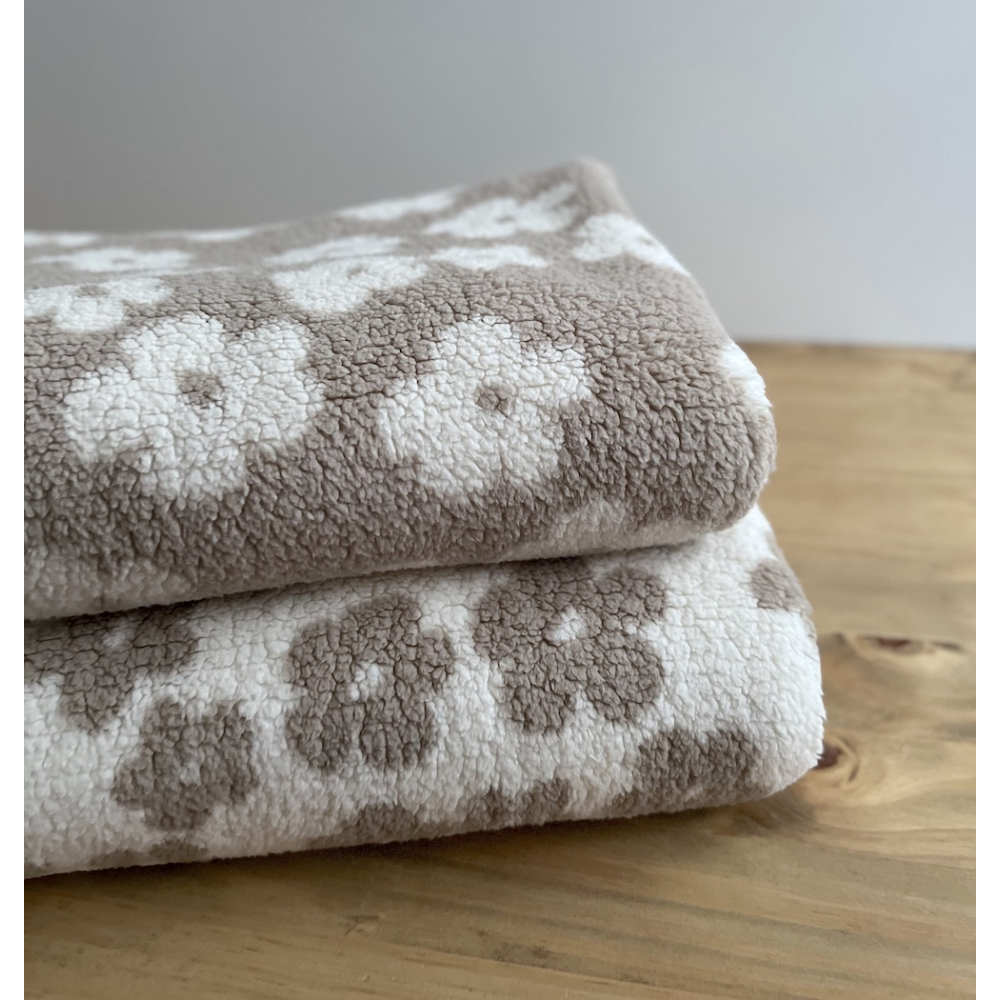 Teddy / moumoute bouclé fond grège motif fleurs Mailles - 2