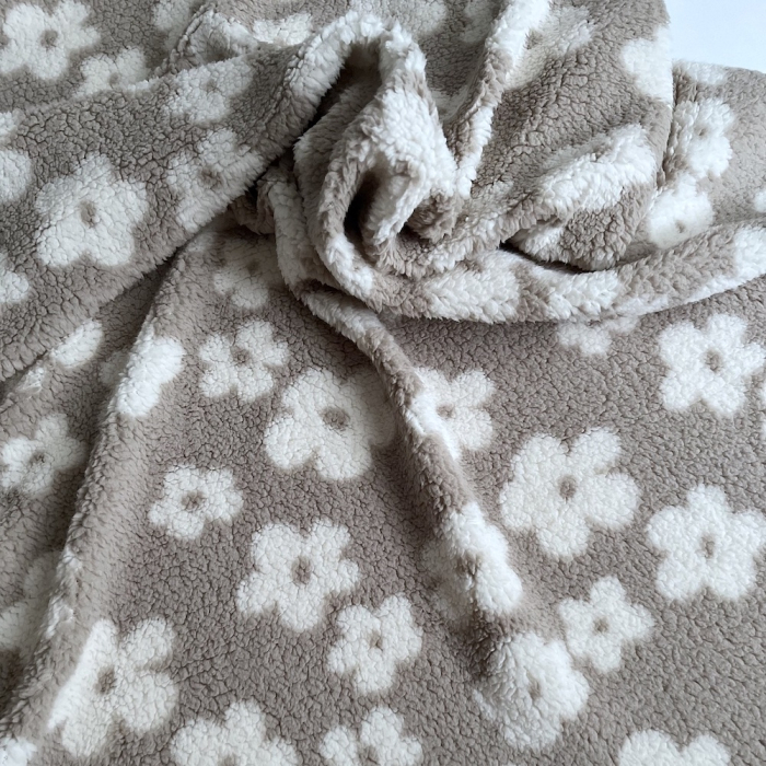 Teddy / moumoute bouclé fond grège motif fleurs Mailles - 1