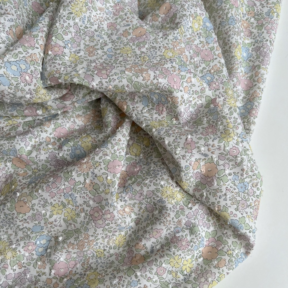Mia - Plumetis de coton imprimé exclusif fleuri pastel Tissus issus de l'agriculture biologique  - 1