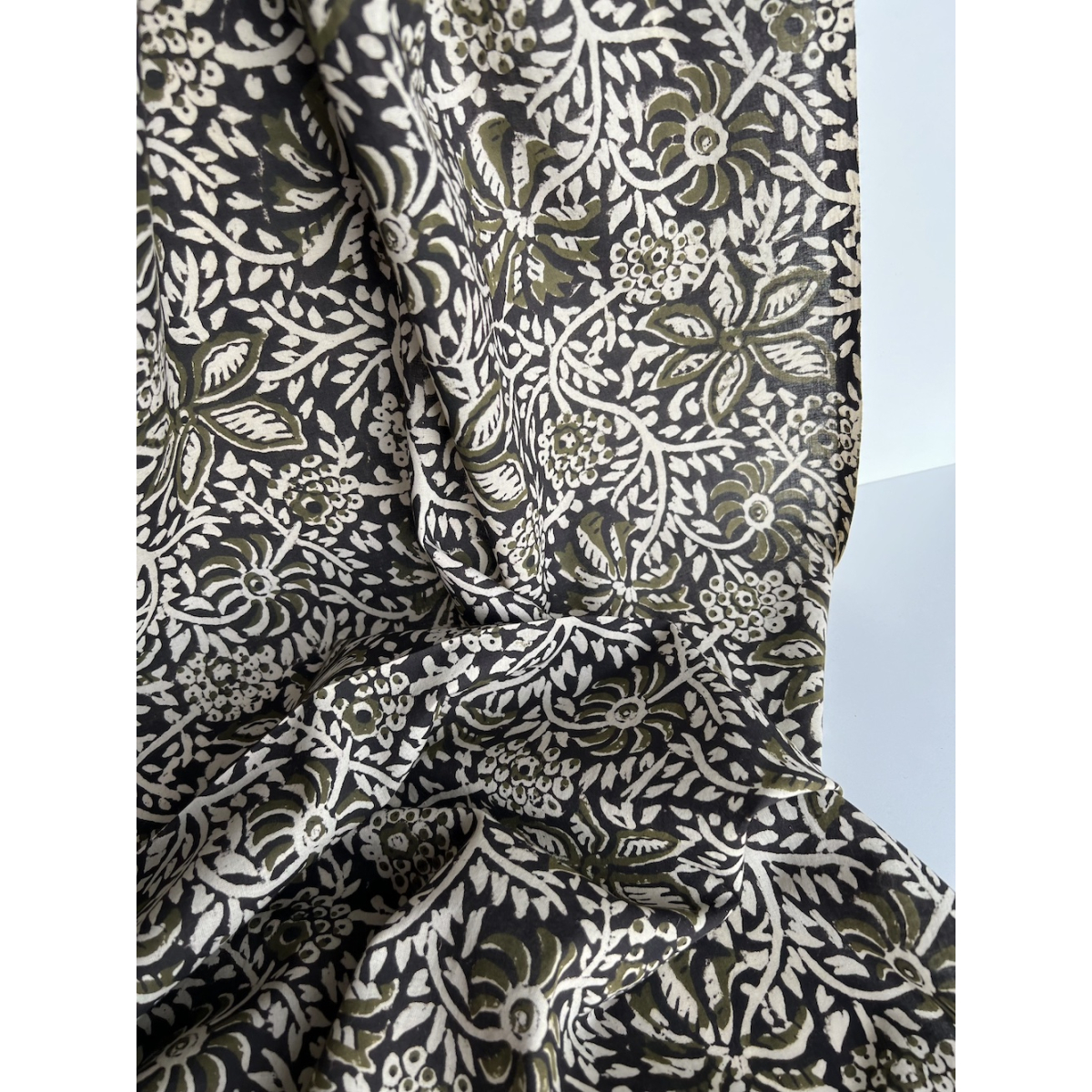 Tissu indien coton hand block traditionnel kaki / noir Batikou - 6 Tissu indien coton hand block traditionnel kaki / noir Batikou - 6