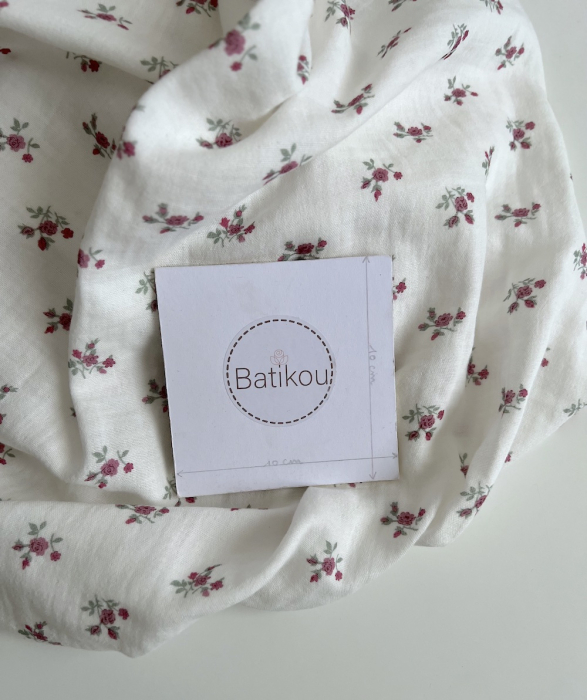 Celine - Double gaze de coton BIO blanc motif fleuri coloris figue Tissus issus de l'agriculture biologique  - 3