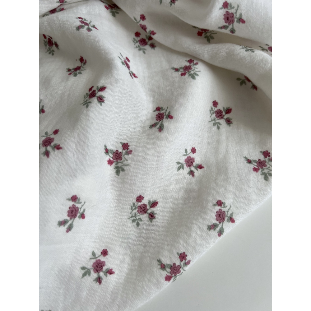 Celine - Double gaze de coton BIO blanc motif fleuri coloris figue Tissus issus de l'agriculture biologique  - 6