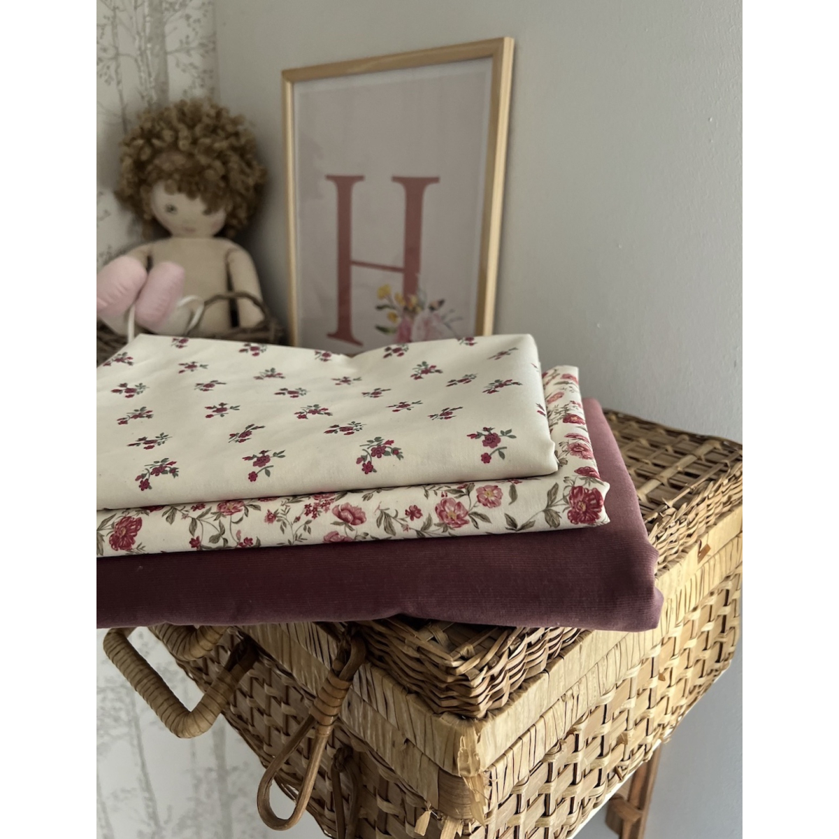 Celine - Double gaze de coton BIO blanc motif fleuri coloris figue Tissus issus de l'agriculture biologique  - 9 Celine - Double gaze de coton BIO blanc motif fleuri coloris figue Tissus issus de l'agriculture biologique  - 9
